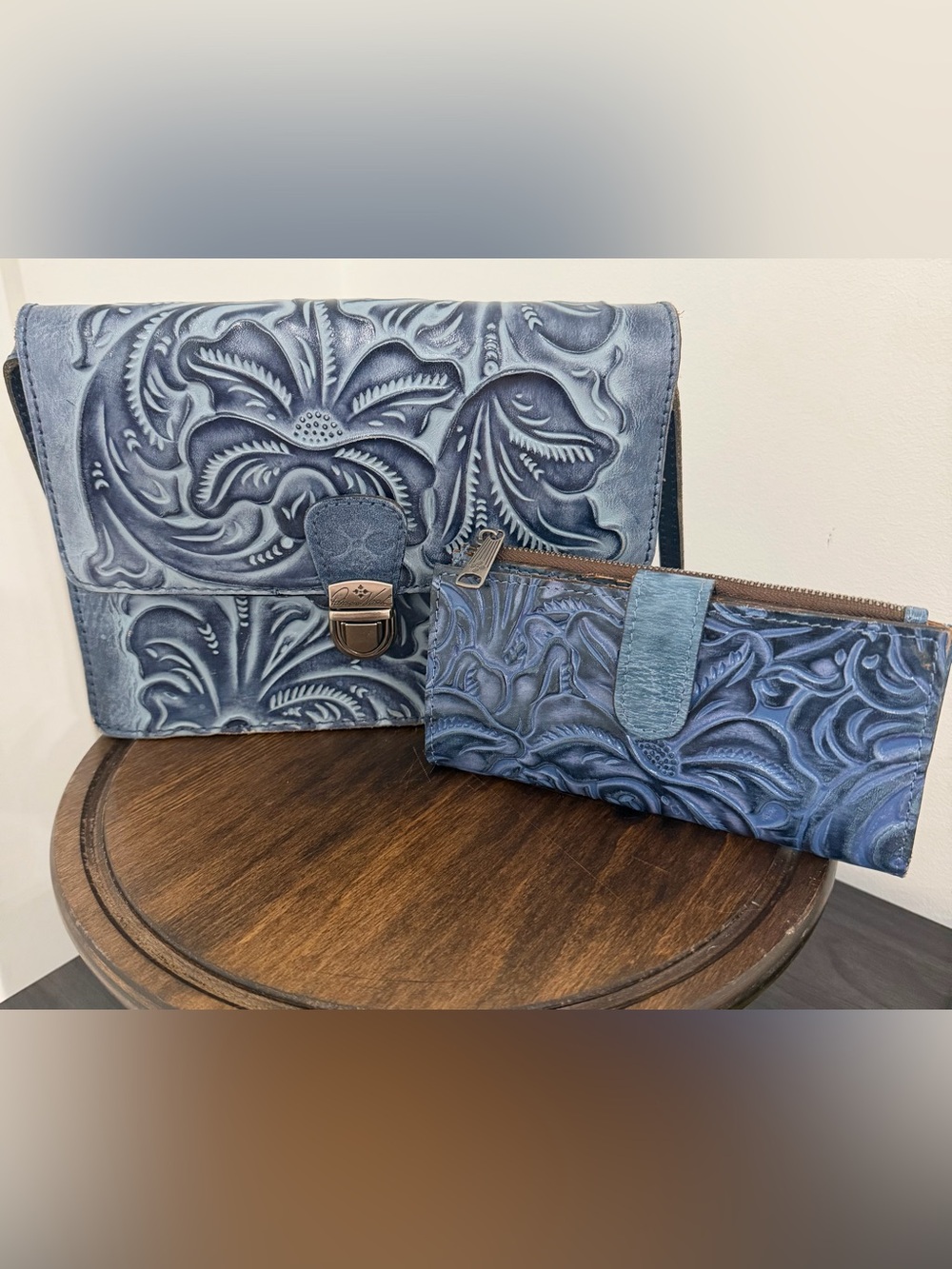 Patricia Nash Tooled Laurentina Leather Shoulder Bag Tote & Wallet Set